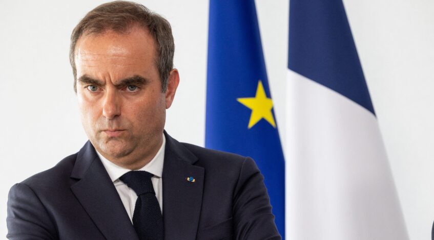 , France: En visite à Mayotte, Sébastien Lecornu promet des mesures contre l’immigration clandestine – L’Express #France, PRESSE DE LA NATION